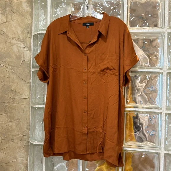 NWT Blythe Rust Brown Short Sleeve Button-Up Top - Picture 3 of 6